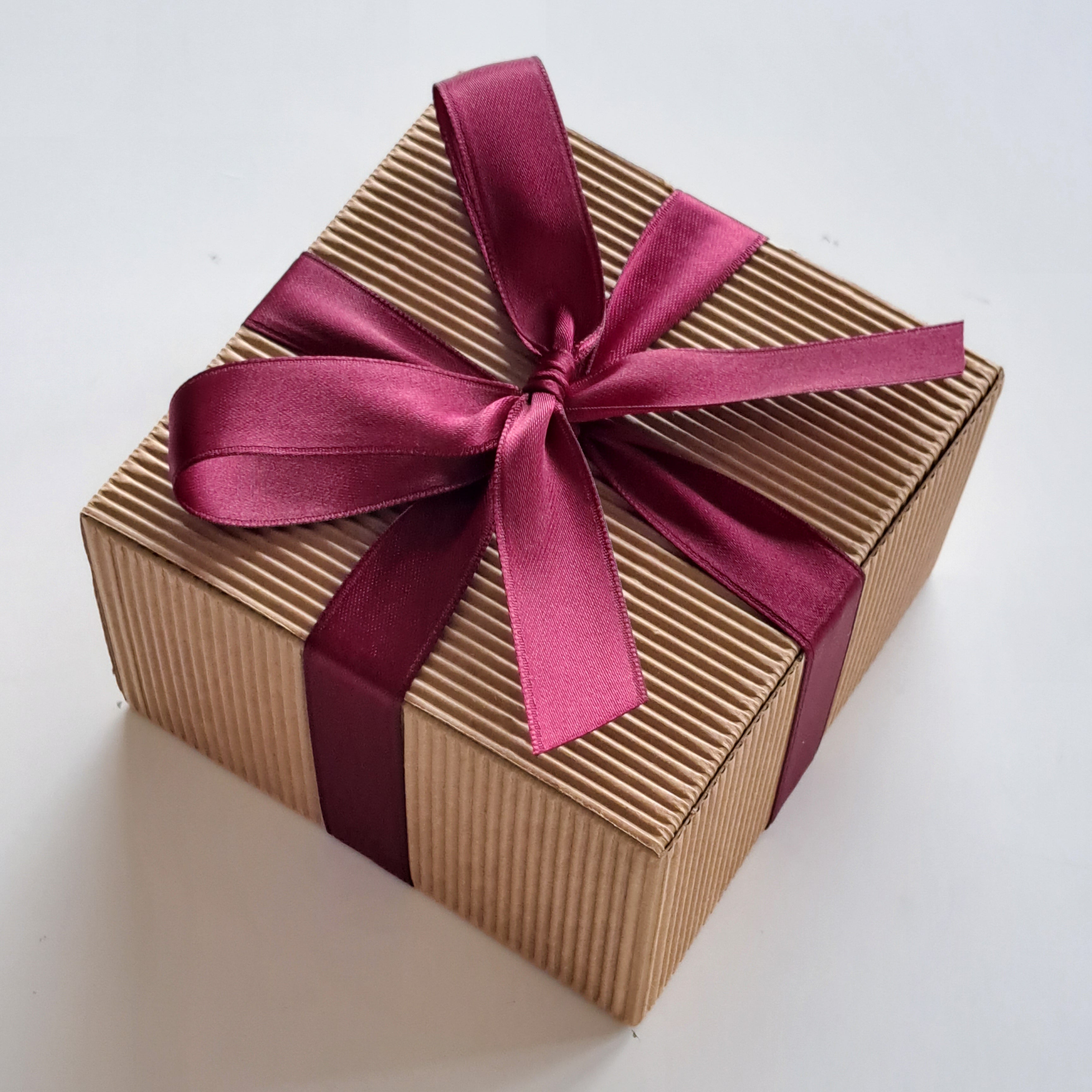 Bomboniera Miele 130 g Rose