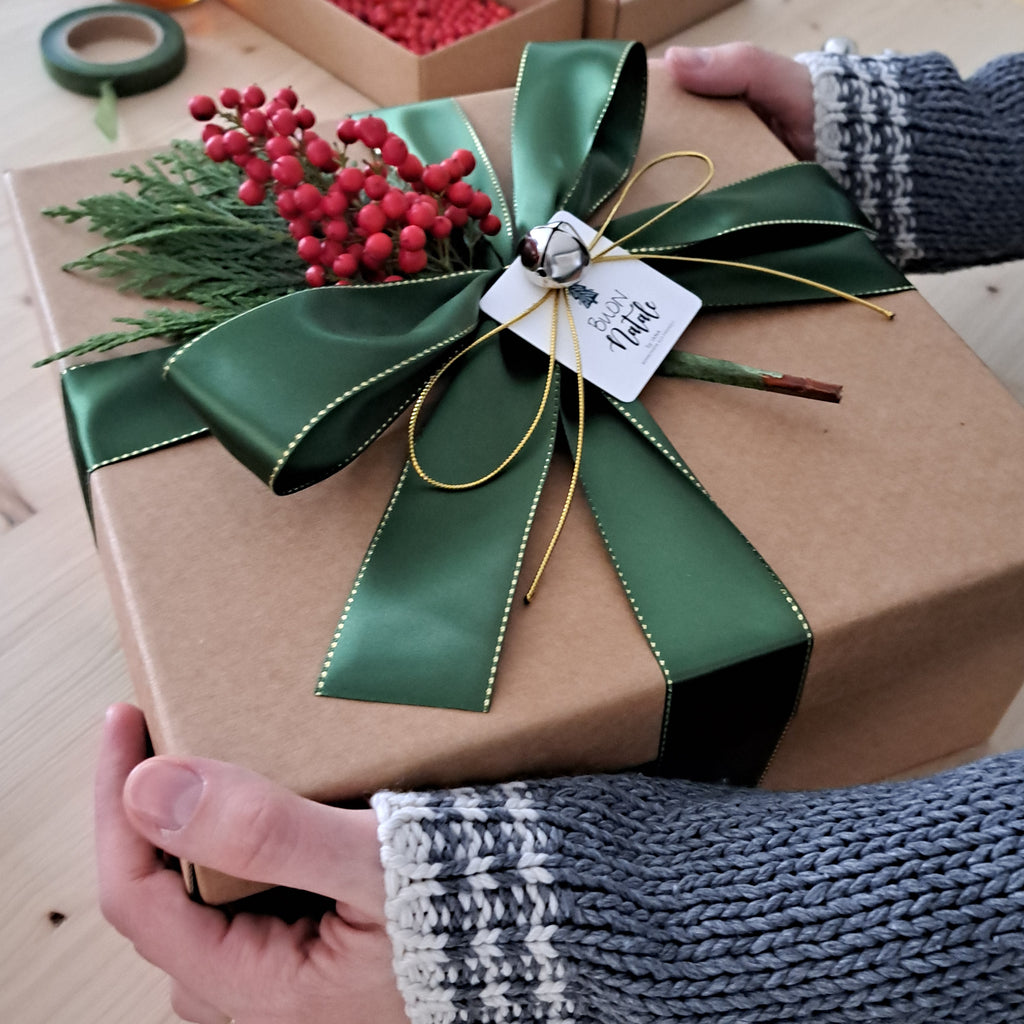 BOX COCCOLE NATALIZIE Regalo di Natale Tazza Miele Candela e Infuso di frutta